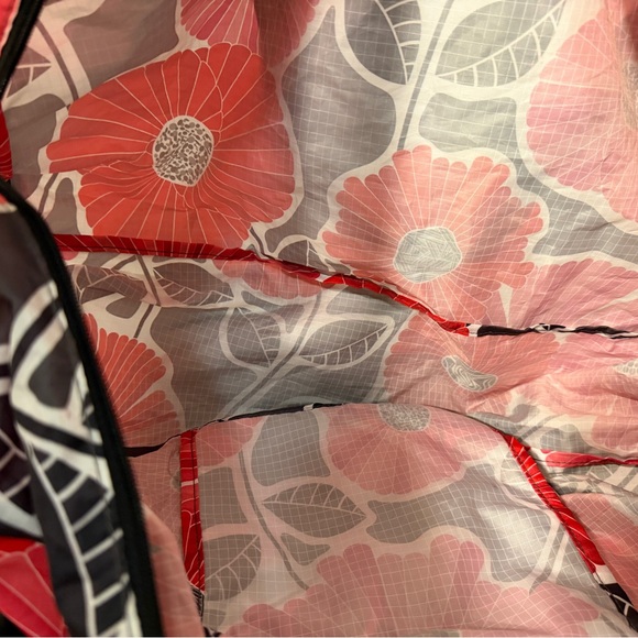 Vera Bradley Cherry Blossom Collapsible Duffle Bag Silver Hardware Zipper Accent - Picture 5 of 5